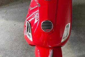 Vespa primavera 50 funzionante-incidentata-amatori