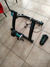 Rullo bici allenamento indoor e supporto ruota 