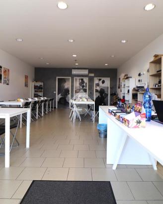 NEGOZIO A PORTO MANTOVANO