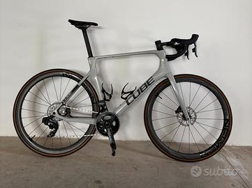 Bici da corsa Cube c62
