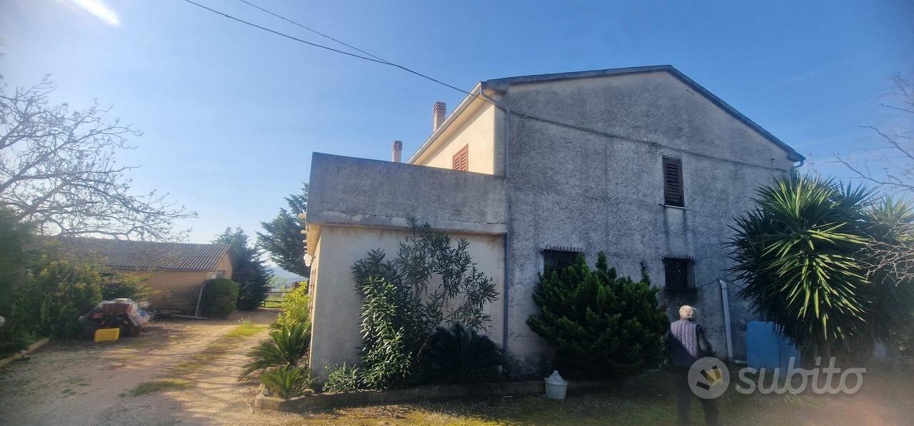 Rustico a Città Sant'Angelo (PE) - Cipressi - Vista 2