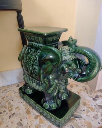 elefante in ceramica  smaltata verde