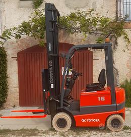 CARRELLO ELEVATORE MULETTO