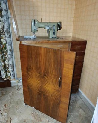 Macchina da cucire Necchi serie Mira