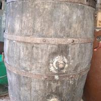 Botte in legno dell'800 per vino