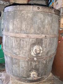 Botte in legno dell'800 per vino