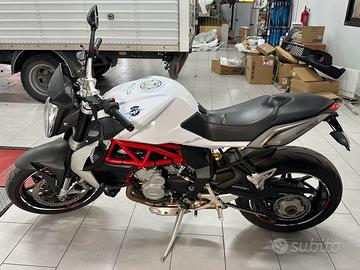 Moto. MV  Augusta Brutale