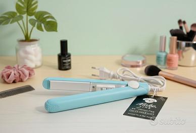 Mini Piastra per Capelli da Viaggio Azzurra