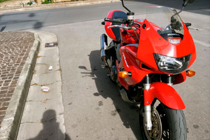 VTR 1000 F