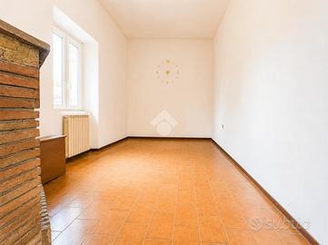 CASA SEMINDIPENDENTE A STRONCONE