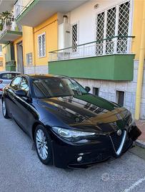 Alfa Romeo Giulia Super 2.2 Diesel 150cv AT8