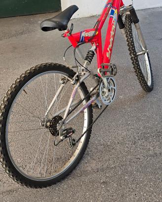 Mountain bike Shadow 4000