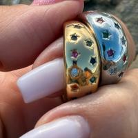 Due anelli giallo bianco