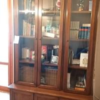 vetrina/libreria arte povera