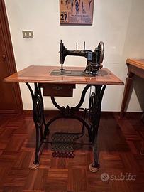 Macchina da Cucire Vintage NAUMANN