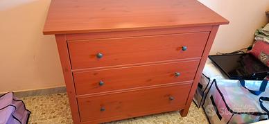 Hemnes Cassettiera e Comodini