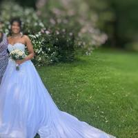 Abito da sposa cucito interamente a mano