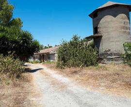 Vasto terreno con rudere a Vaccarizzo