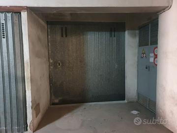 Garage Via U. Giordano 65