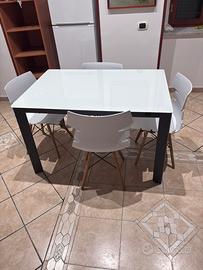 TAVOLO DI VETRO - 4 SEDIE