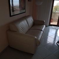 Divano letto in pelle