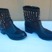 Stivaletti Valentino stile Biker in pelle nera