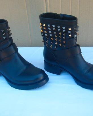 Stivaletti Valentino stile Biker in pelle nera