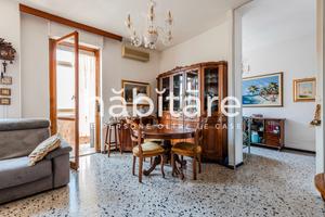 Quadrivano con Ascensore Doppio P. Auto e Cantina