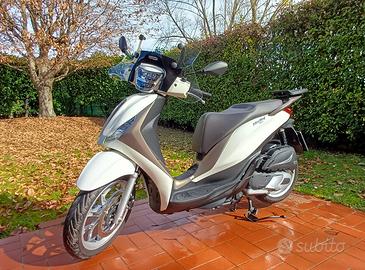 Sccoter Piaggio Medley