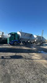 Autotreno ribaltabile