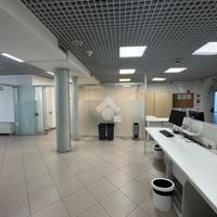 NEGOZIO A BUSSOLENGO