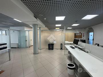 NEGOZIO A BUSSOLENGO