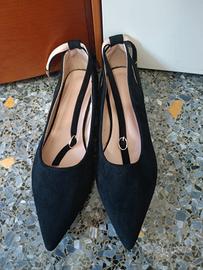 ballerine a punte nere con cinturino 