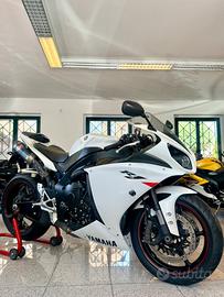 YAMAHA YZF R1 2 PROPRIETARI AKRAPOVIC FINANZIABILE