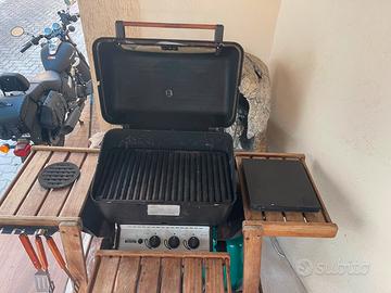 Barbecue a gas con pietra lavica