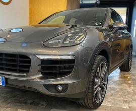 PORSCHE Cayenne 3.0 Diesel Platinum Edition - PE