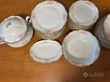 Set piatti e zuppiere
