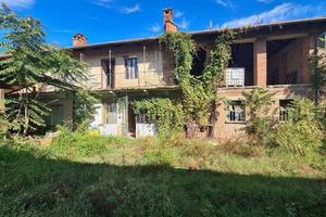 Immobile in asta di 1309 m² con più di 5 locali a 