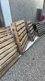 4 pallet di legno