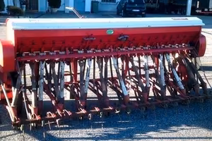 SEMINATRICE FRUMENTO CARRARO PAMPAS 300 USATA