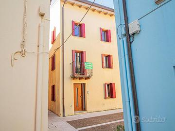NUOVISSIMA CASA IN CENTRO STORICO ARREDATA
