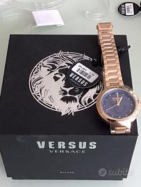 Orologio versus donna by versace