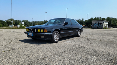 BMW 735iL 1989