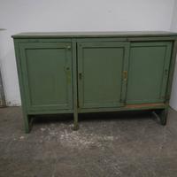 Credenza in legno di abete colorato