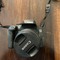 Canon EOS 750D con obiettivi