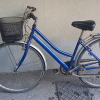 BICI DONNA CON CESTINO