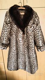 Cappotto di pelliccia vera maculata, collo visone