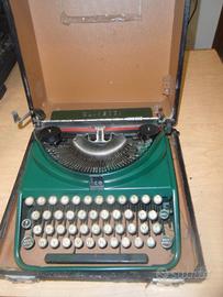 MACCHINA DA SCRIVERE OLIVETTI  ICO VERDE