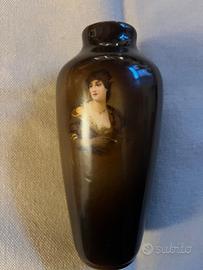 antico piccolo vaso in porcellana