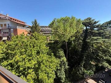 Appartamento di 85 m² con 3 locali e box auto a Ro
